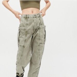 Urban Outfitters Light Gray-Green Cargo Pants Women’s M